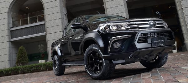 Artisan Spirits Toyota Hilux - Sports Line - Black Label - (2017-2020)