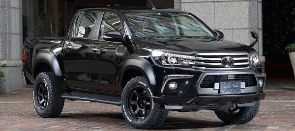 Artisan Spirits Toyota Hilux - Sports Line - Black Label - (2017-2020) - Image 2