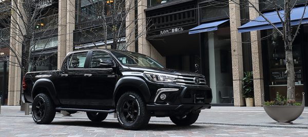 Artisan Spirits Toyota Hilux - Sports Line - Black Label - (2017-2020) - Image 4